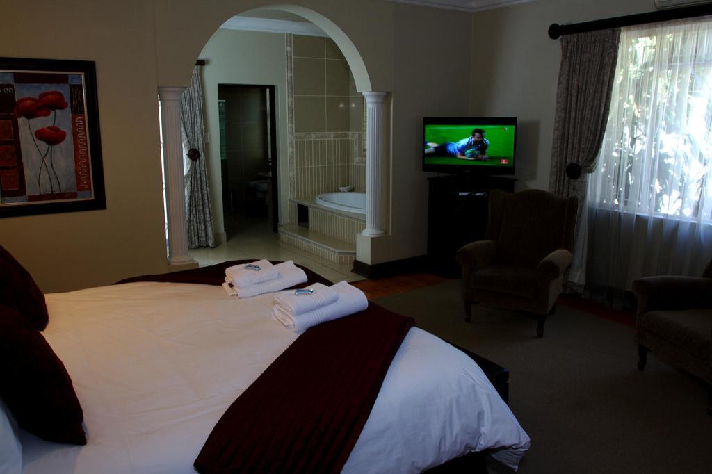 Goodey'S Guesthouse Pretoria-Noord Exteriör bild
