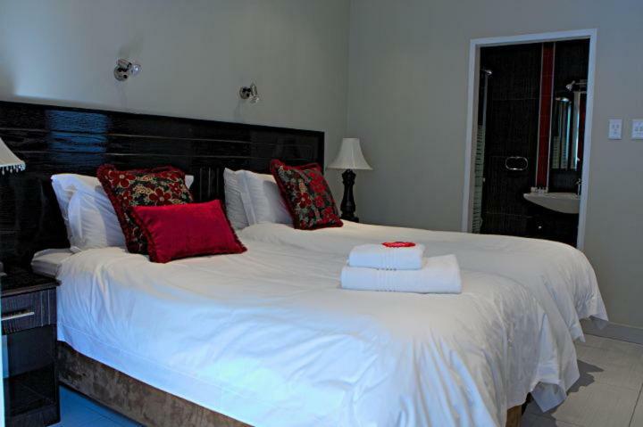 Goodey'S Guesthouse Pretoria-Noord Exteriör bild